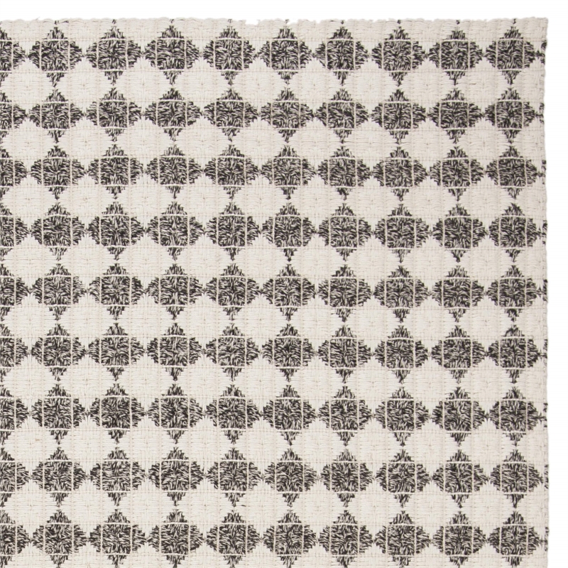 Safavieh Natura 5' x 8' Hand Woven Rug in Black and Ivory