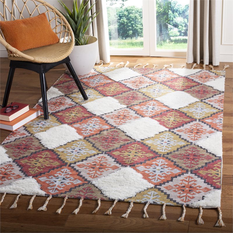 Safavieh Saffron 8' x 10' Hand Loomed Wool Rug in Rust and Ivory