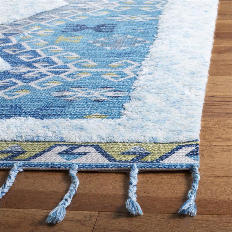 Safavieh Saffron 8' x 10' Hand Loomed Wool Rug in Turquoise and Blue