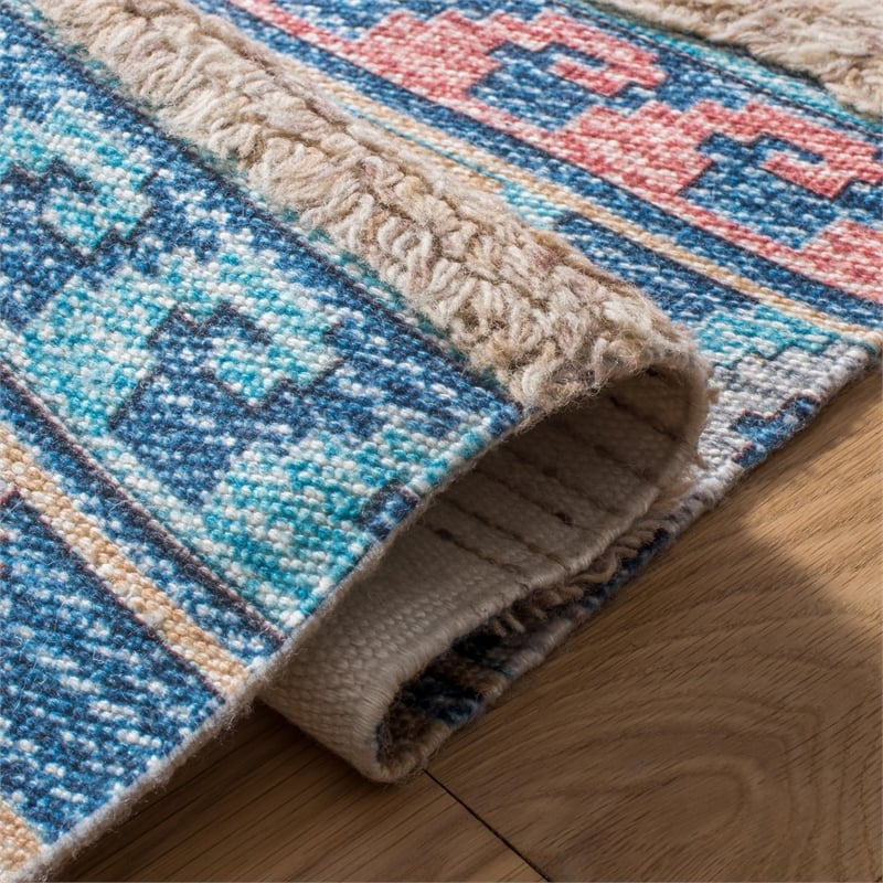 Safavieh Saffron 4' x 6' Hand Loomed Wool Rug in Blue and Taupe