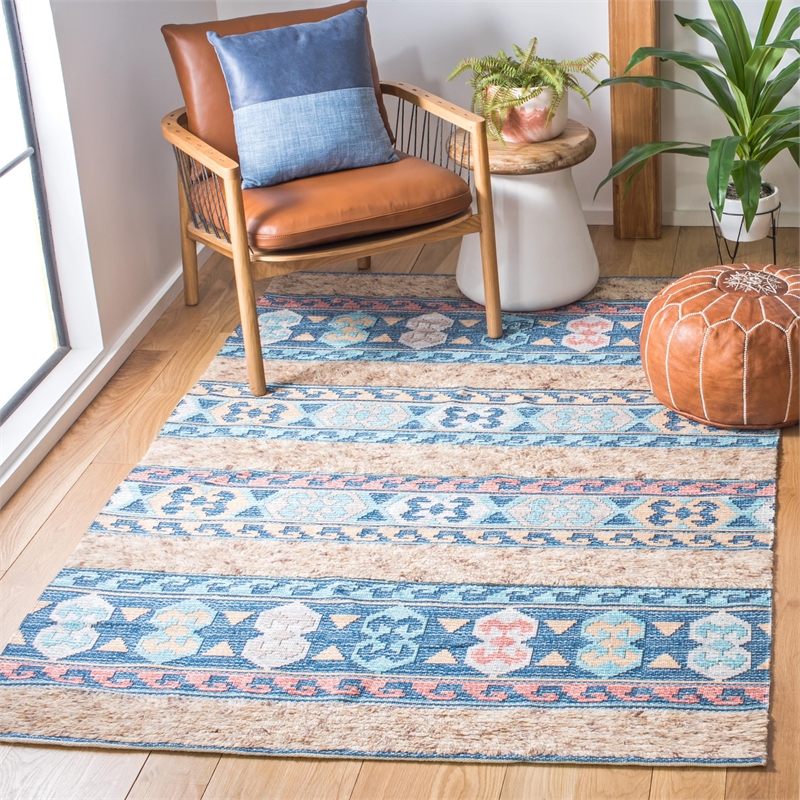 Safavieh Saffron 5' x 8' Hand Loomed Wool Rug in Blue and Taupe