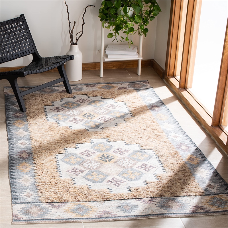 Safavieh Saffron 3' x 5' Hand Loomed Wool Rug in Taupe and Ivory
