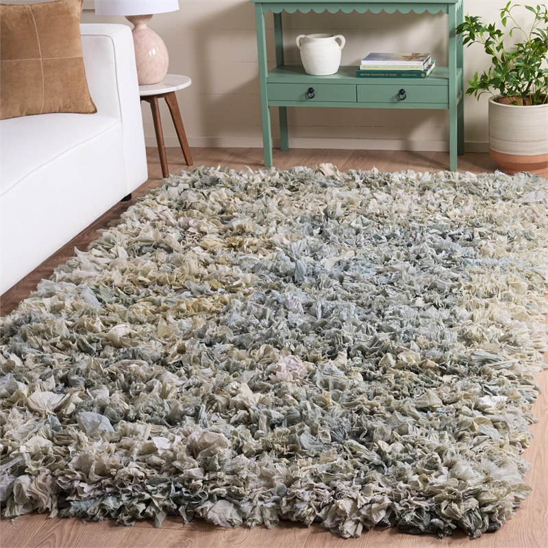 Safavieh Rio 6' x 9' Hand Loomed Shag Rug in Light Blue