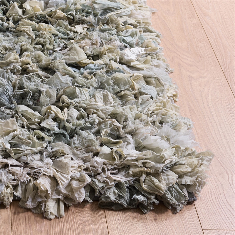 Safavieh Rio 6' x 9' Hand Loomed Shag Rug in Light Blue