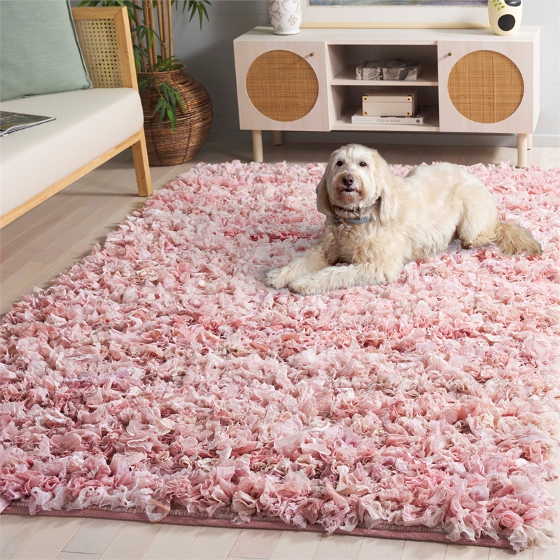 Safavieh Rio 4' x 6' Hand Loomed Shag Rug in Light Pink