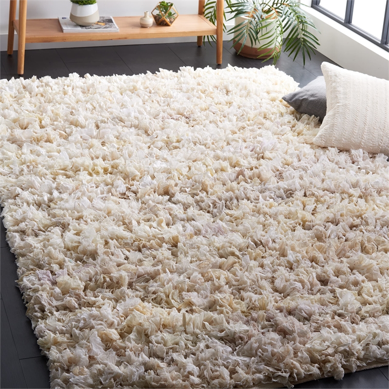 Safavieh Rio 6' x 9' Hand Loomed Shag Rug in Cream