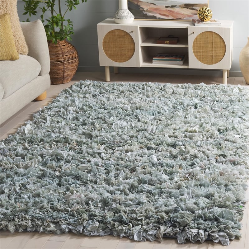 Safavieh Rio 5' x 8' Hand Loomed Shag Rug in Light Green