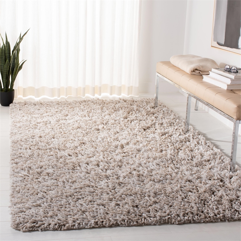 Safavieh Rio 5' x 8' Hand Loomed Shag Rug in Beige and Ivory