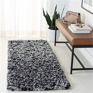 Safavieh Rio 2'6&quot x 4' Hand Loomed Shag Rug in Black and Ivory