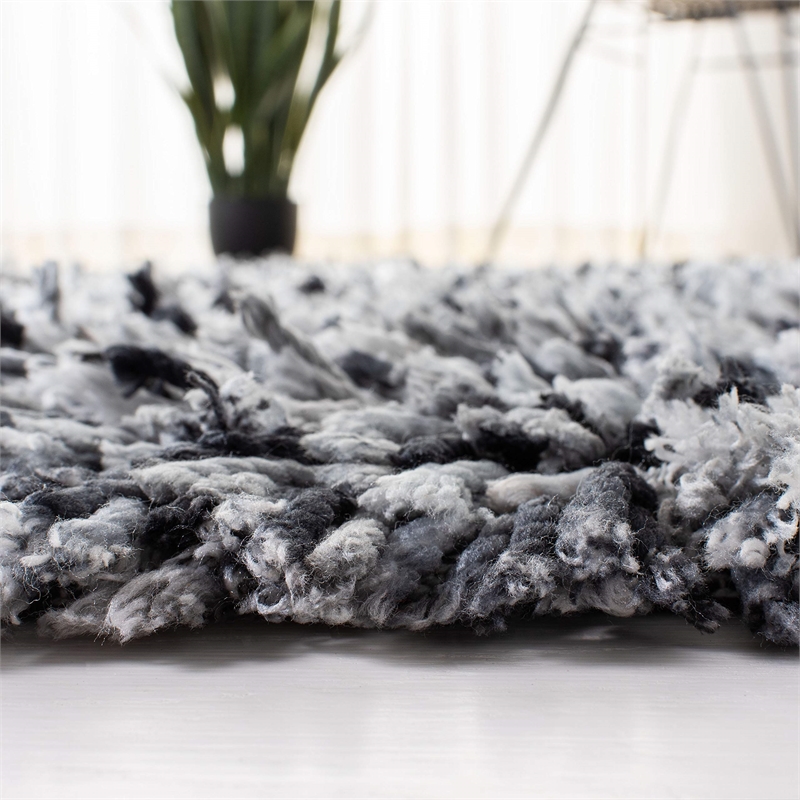 Safavieh Rio 3' x 5' Hand Loomed Shag Rug in Black and Ivory