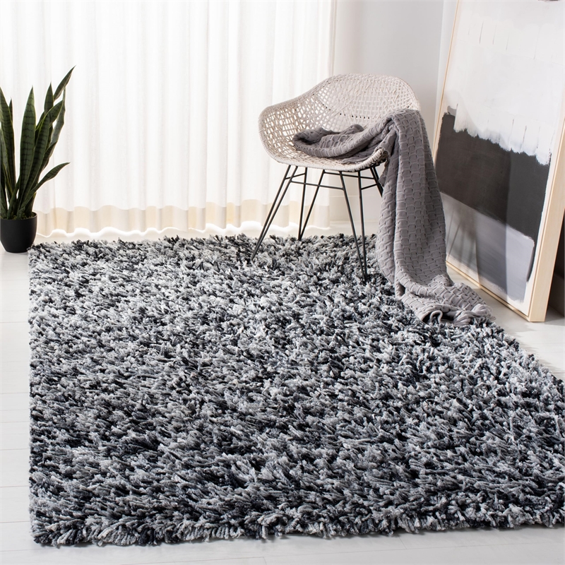 Safavieh Rio 4' x 6' Hand Loomed Shag Rug in Black and Ivory