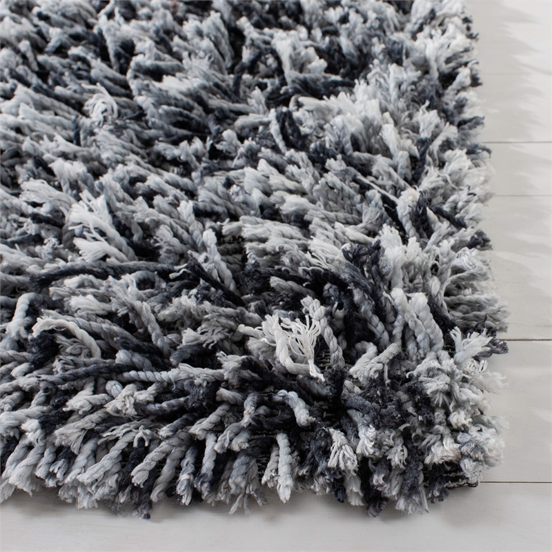 Safavieh Rio 4' x 6' Hand Loomed Shag Rug in Black and Ivory