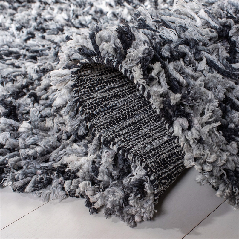 Safavieh Rio 6' x 9' Hand Loomed Shag Rug in Black and Ivory