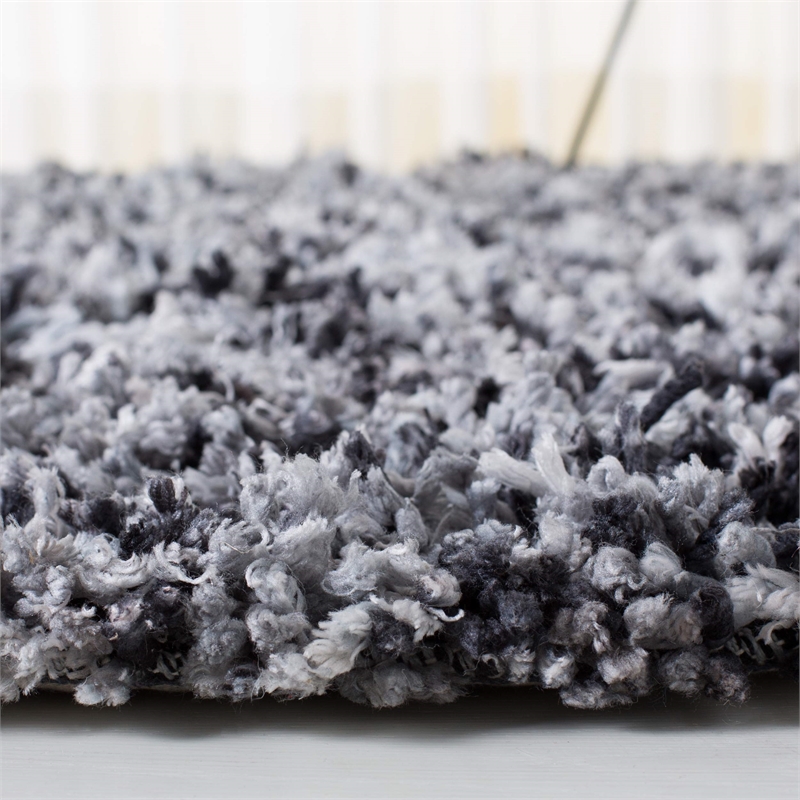 Safavieh Rio 6' x 9' Hand Loomed Shag Rug in Black and Ivory