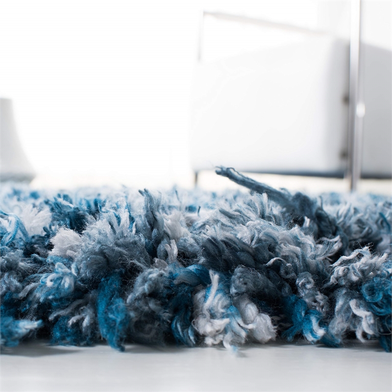 Safavieh Rio 4' x 6' Hand Loomed Shag Rug in Navy and Ivory