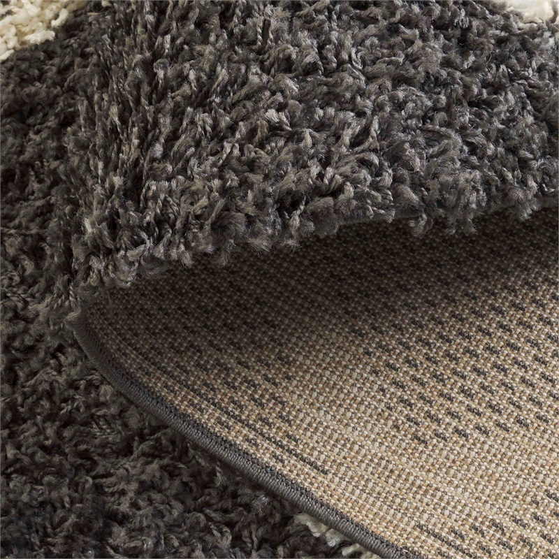 Safavieh Dallas 6' Round Shag Rug in Dark Gray and Ivory