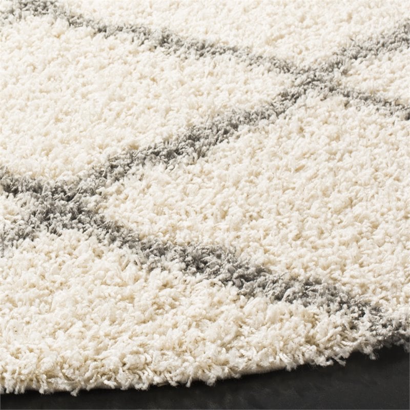 Safavieh Dallas 6' Round Shag Rug in Ivory and Gray