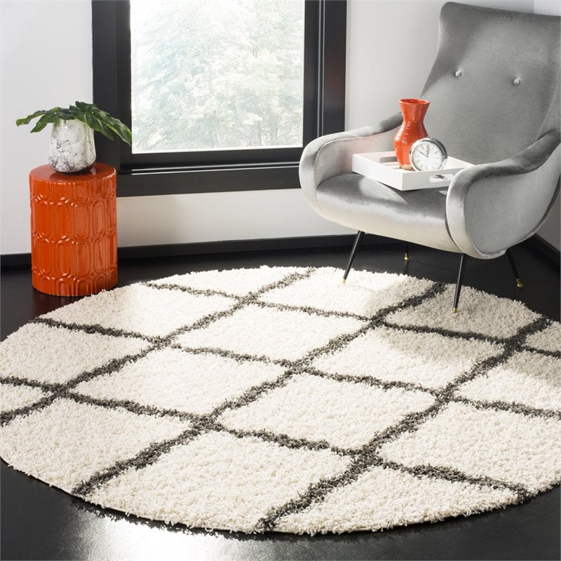 Safavieh Dallas 6' Round Shag Rug in Ivory and Dark Gray