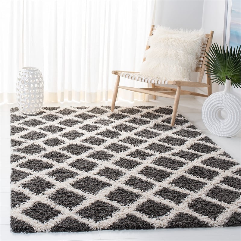 Safavieh Dallas 4' x 6' Shag Rug in Dark Gray and Ivory