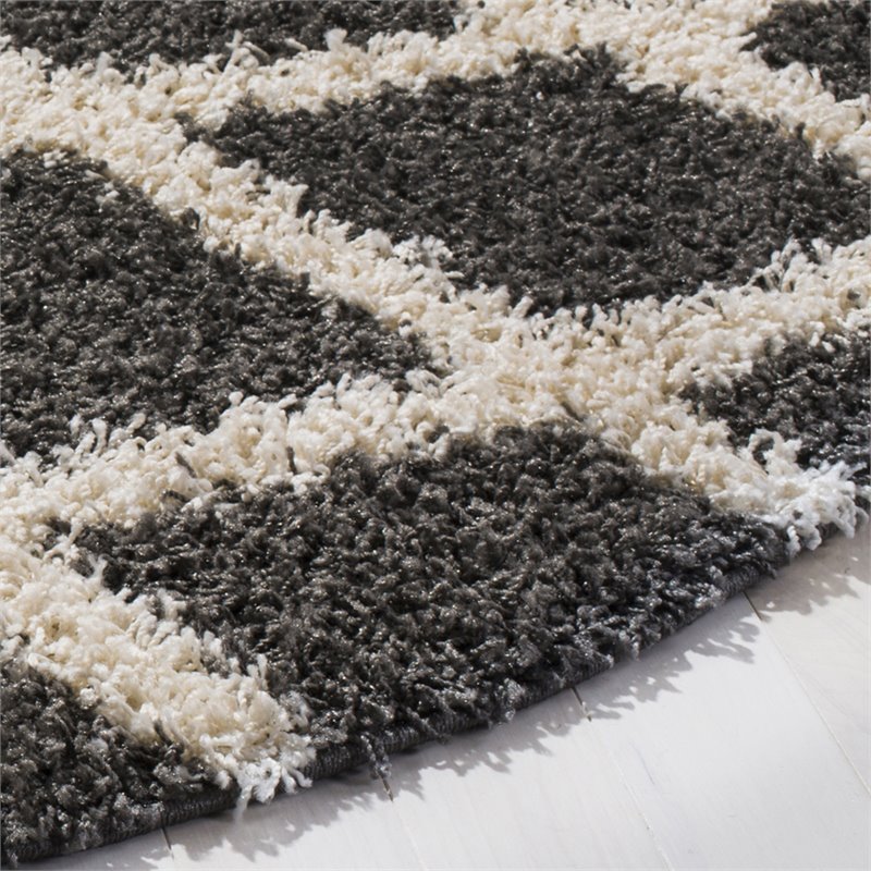 Safavieh Dallas 6' Round Shag Rug in Dark Gray and Ivory
