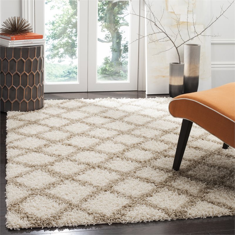 Safavieh Dallas 8' x 10' Shag Rug in Ivory and Beige SGDS258B8