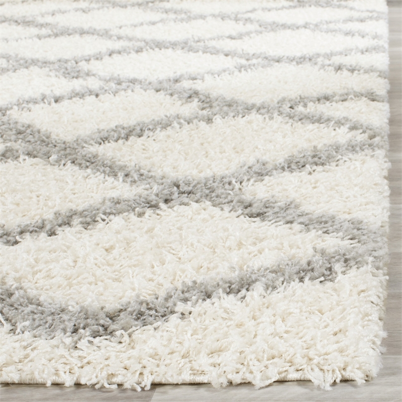 Safavieh Dallas 4' x 6' Shag Rug in Ivory and Gray