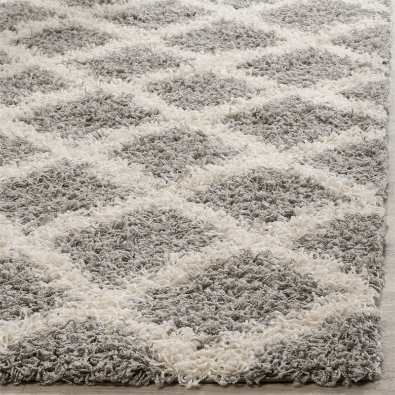 Safavieh Dallas 4' x 6' Shag Rug in Gray and Ivory