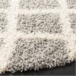 Safavieh Dallas 6' Round Shag Rug in Gray and Ivory