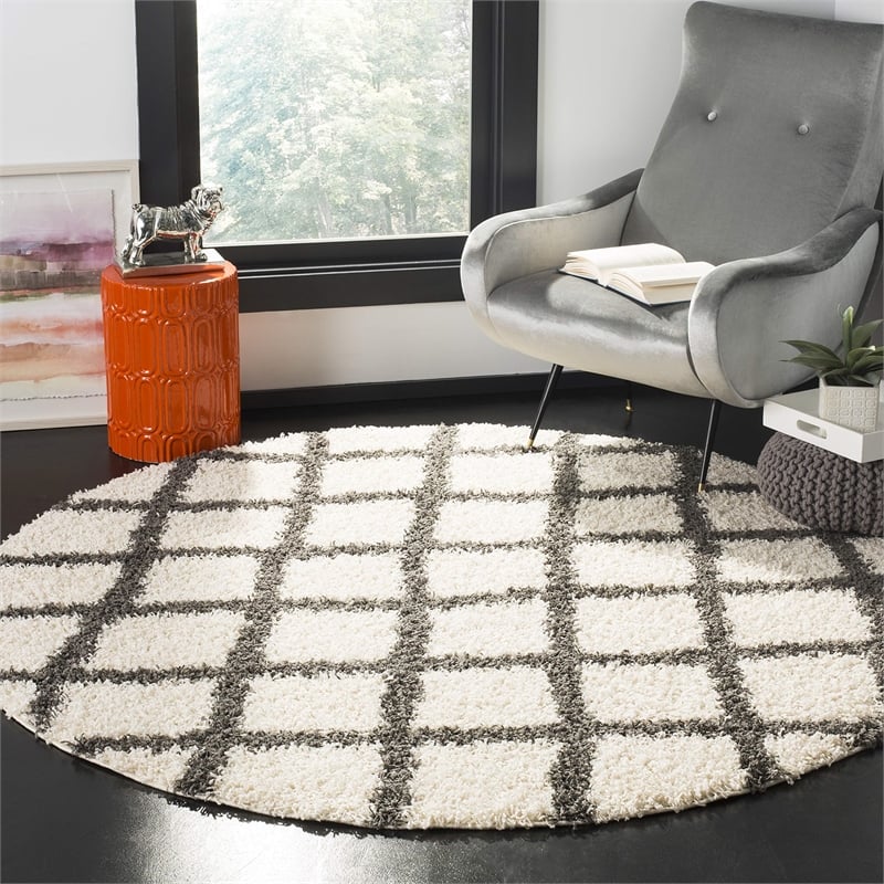 Safavieh Dallas 6' Round Shag Rug in Ivory and Gray
