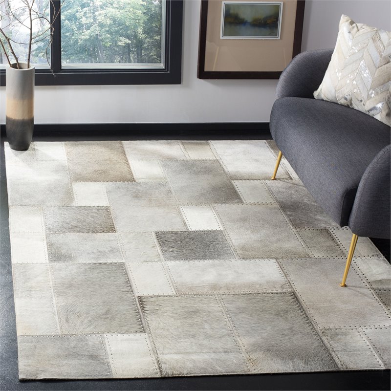 Safavieh Studio 4' x 6' Hand Woven Leather Rug in Gray and White