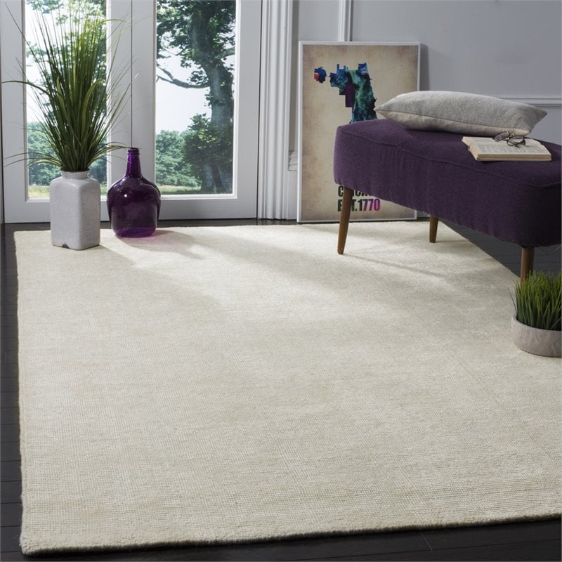 Safavieh Stone Wash 8' x 10' Hand Knotted Rug in Ivory