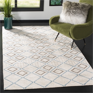 Safavieh Stone Wash 4' x 6' Hand Knotted Rug in Ivory and Blue