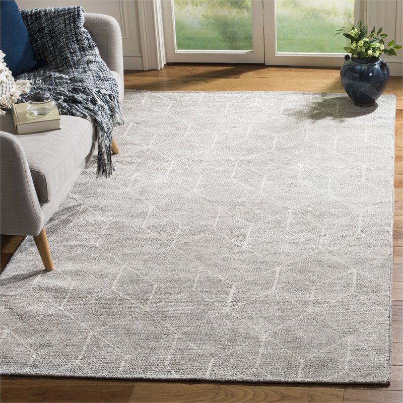 Safavieh Stone Wash 4' x 6' Hand Knotted Rug in Gray