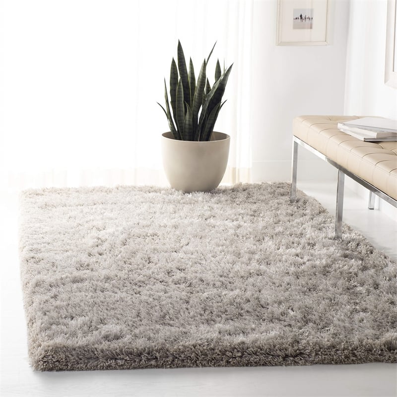Safavieh Atlantic 5' x 8' Hand Tufted Shag Rug in Silver