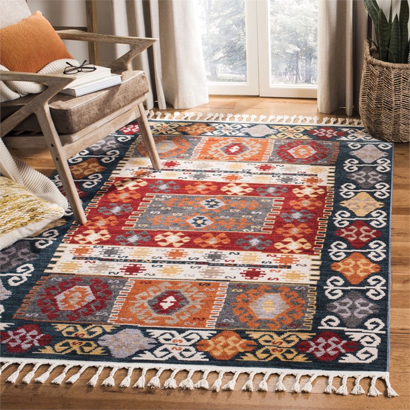 Safavieh Farmhouse 8' x 10' Rug in Cream and Navy