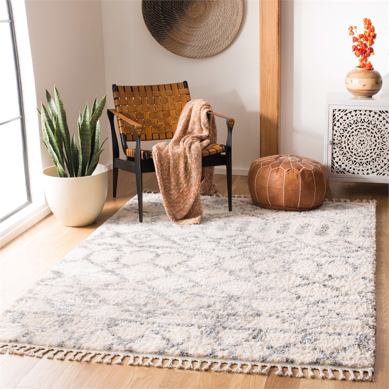Safavieh Berber 8' x 10' Shag Rug in Cream and Gray