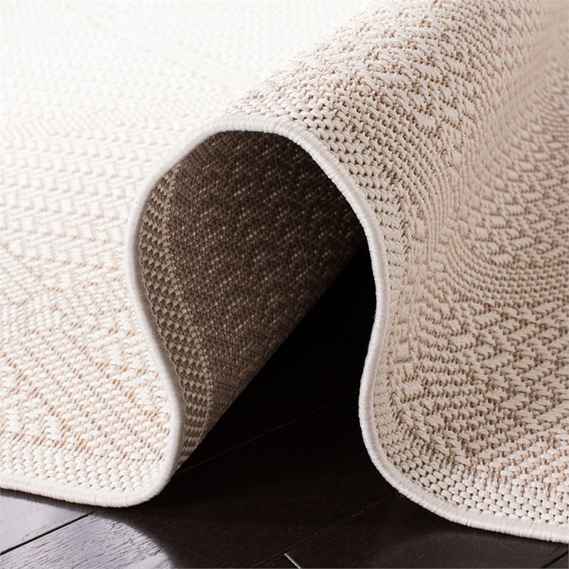 Safavieh Bermuda 4' x 6' Rug in Cream and Beige