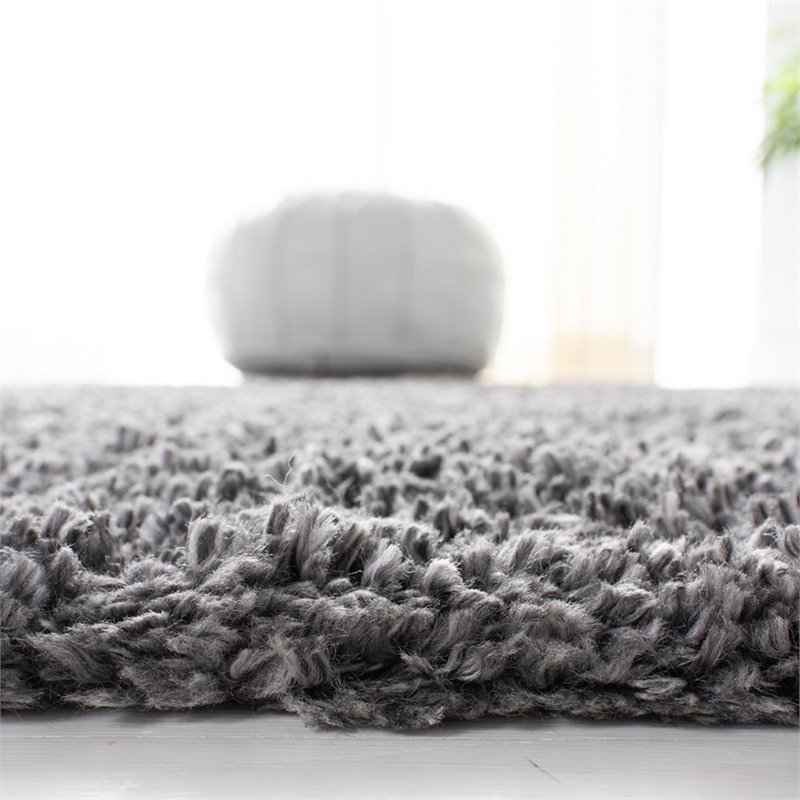 Safavieh Fontana 4' x 6' Shag Rug in Silver