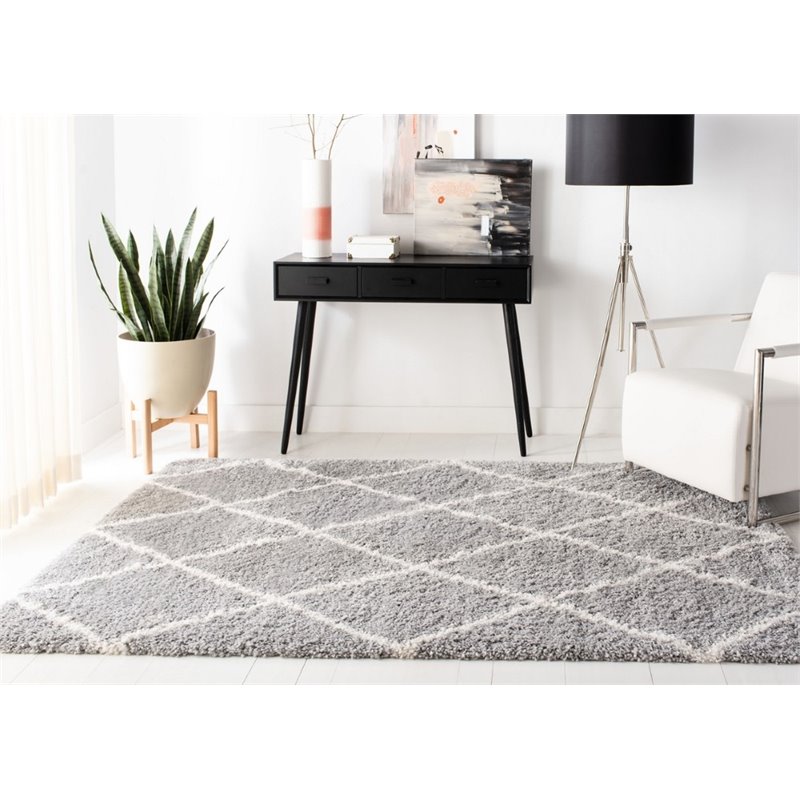 Safavieh Fontana 4 X 6 Shag Rug In Gray And Cream Fnt815g 4