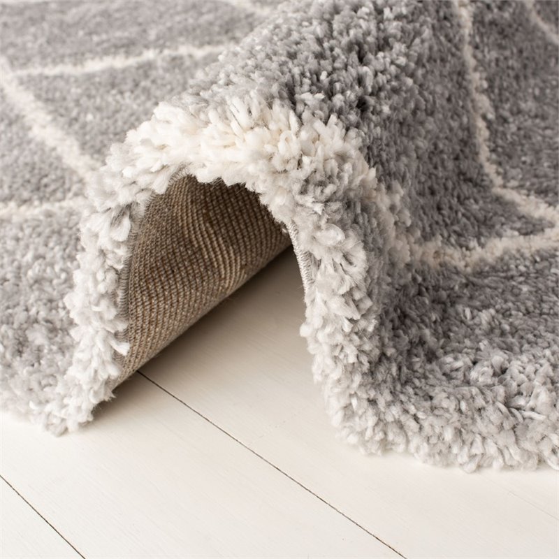 Safavieh Fontana 4' x 6' Shag Rug in Gray and Cream