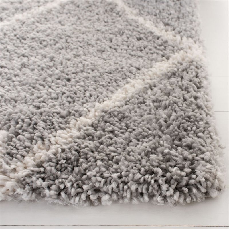Safavieh Fontana 9' x 12' Shag Rug in Gray and Cream