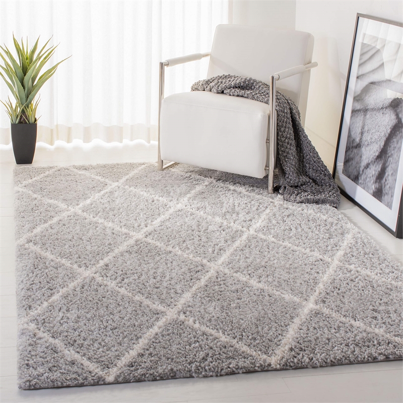 Safavieh Parma 4' x 6' Shag Rug in Gray and Cream