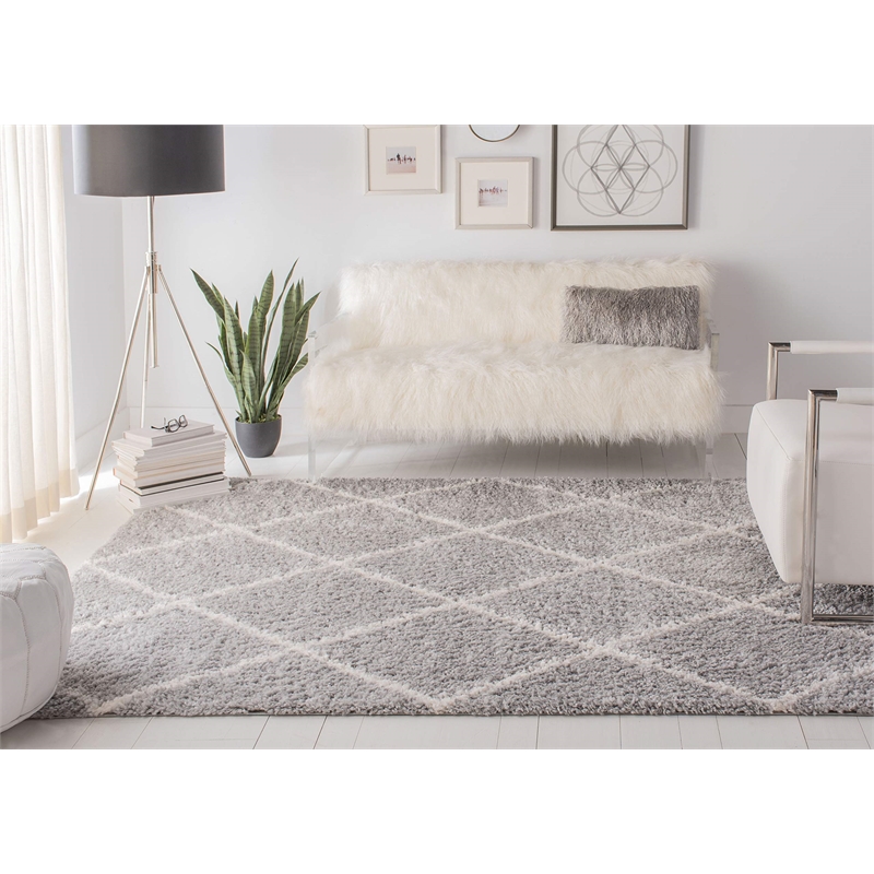 Safavieh Parma 4' x 6' Shag Rug in Gray and Cream