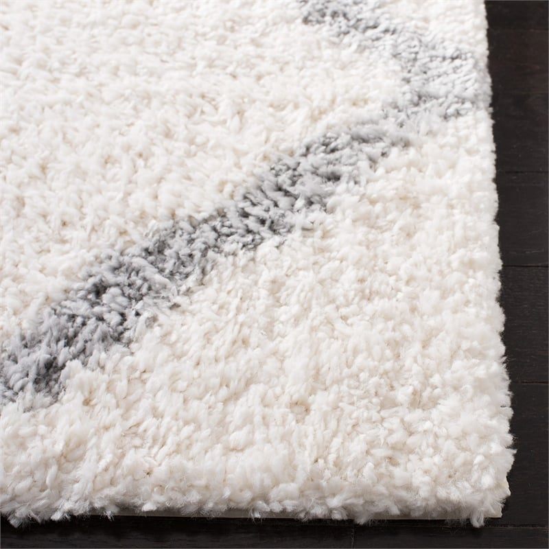 Safavieh Parma 4' x 6' Shag Rug in Cream and Gray