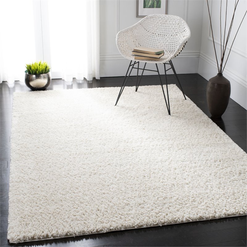 Safavieh August 3' x 5' Shag Rug in Ivory