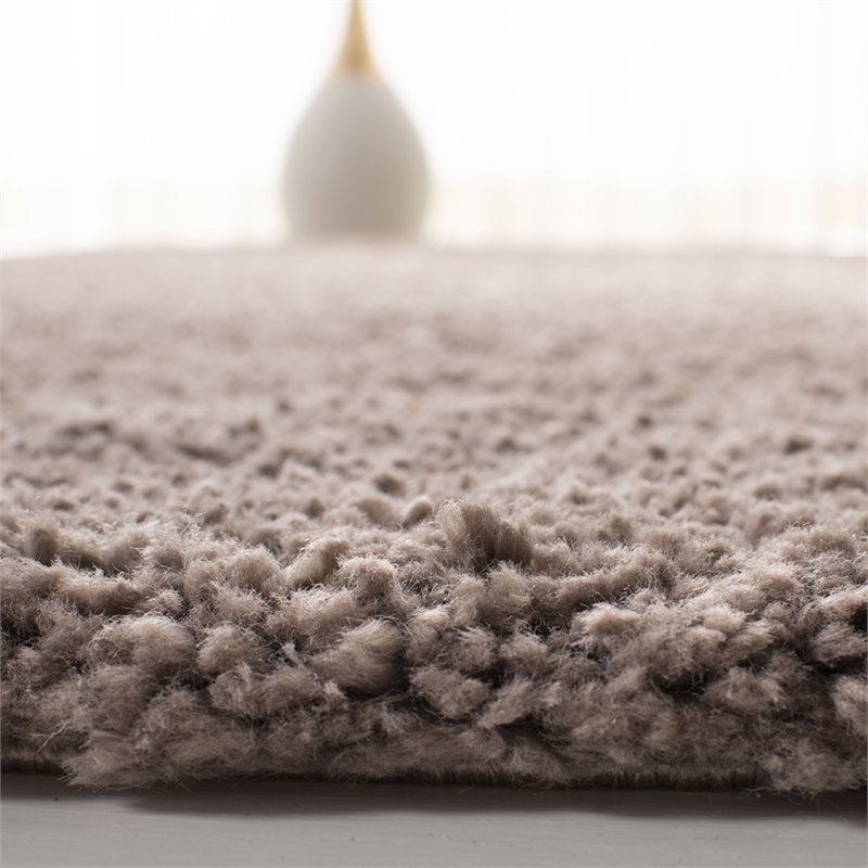 Safavieh August 4' x 6' Shag Rug in Taupe