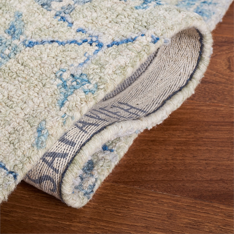 Safavieh Blossom 4' x 6' Hand Tufted Wool Rug in Silver and Blue