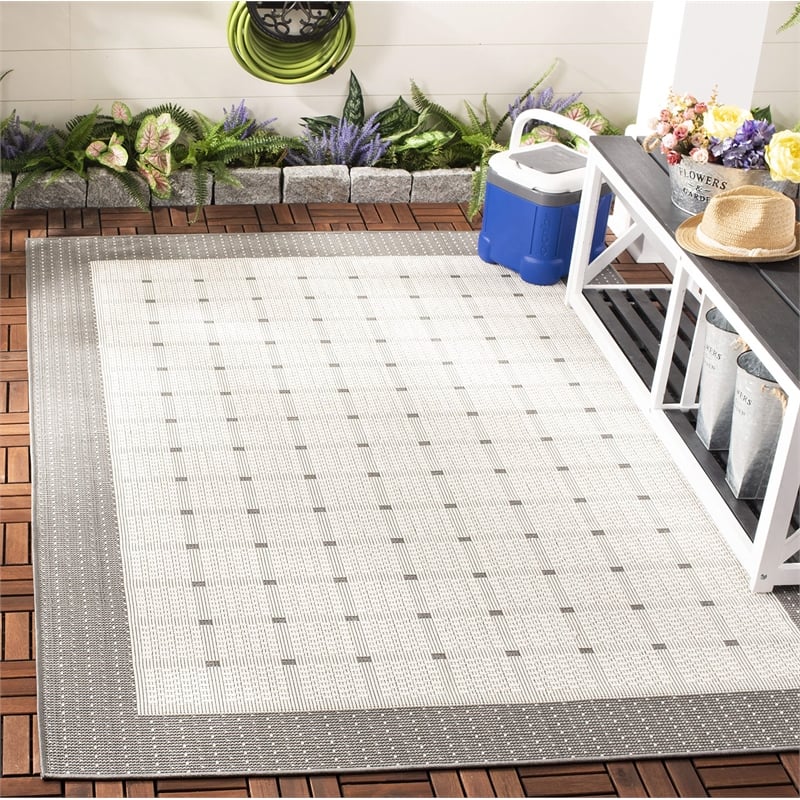Safavieh Bermuda 8' x 10' Rug in Gray and Ivory