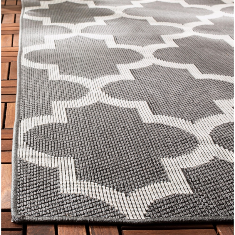 Safavieh Bermuda 8' x 10' Rug in Gray and Ivory