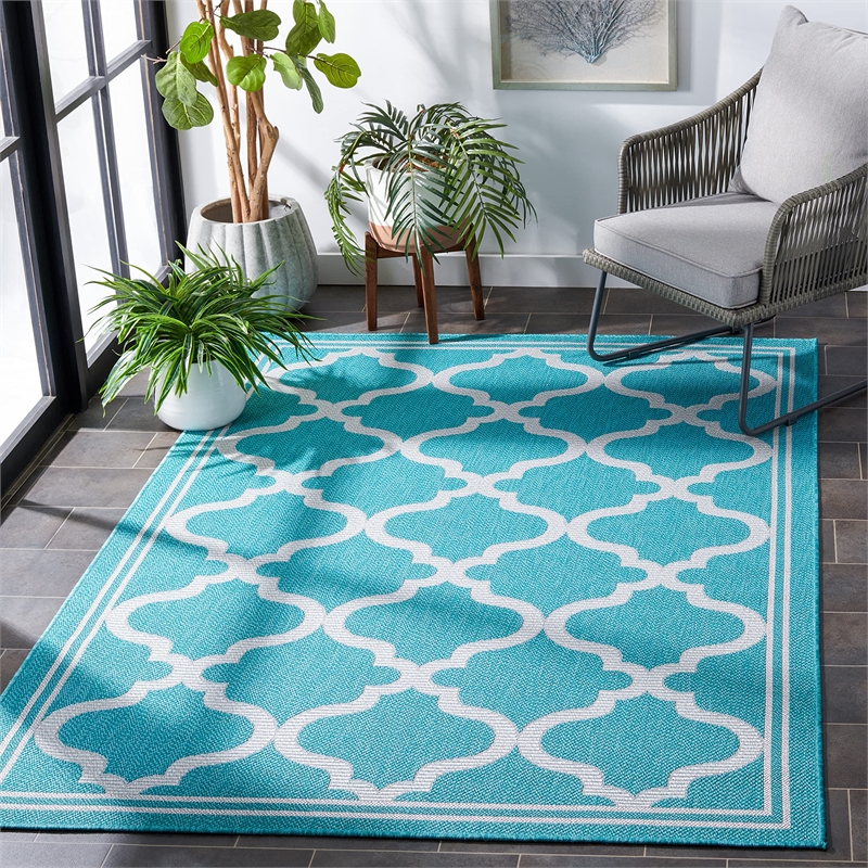 Safavieh Bermuda 4' x 6' Rug in Light Blue and Ivory